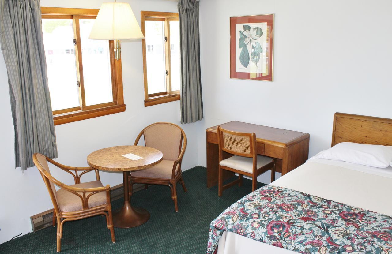 Barberry Court Motel &Cabins Lake George Exterior photo