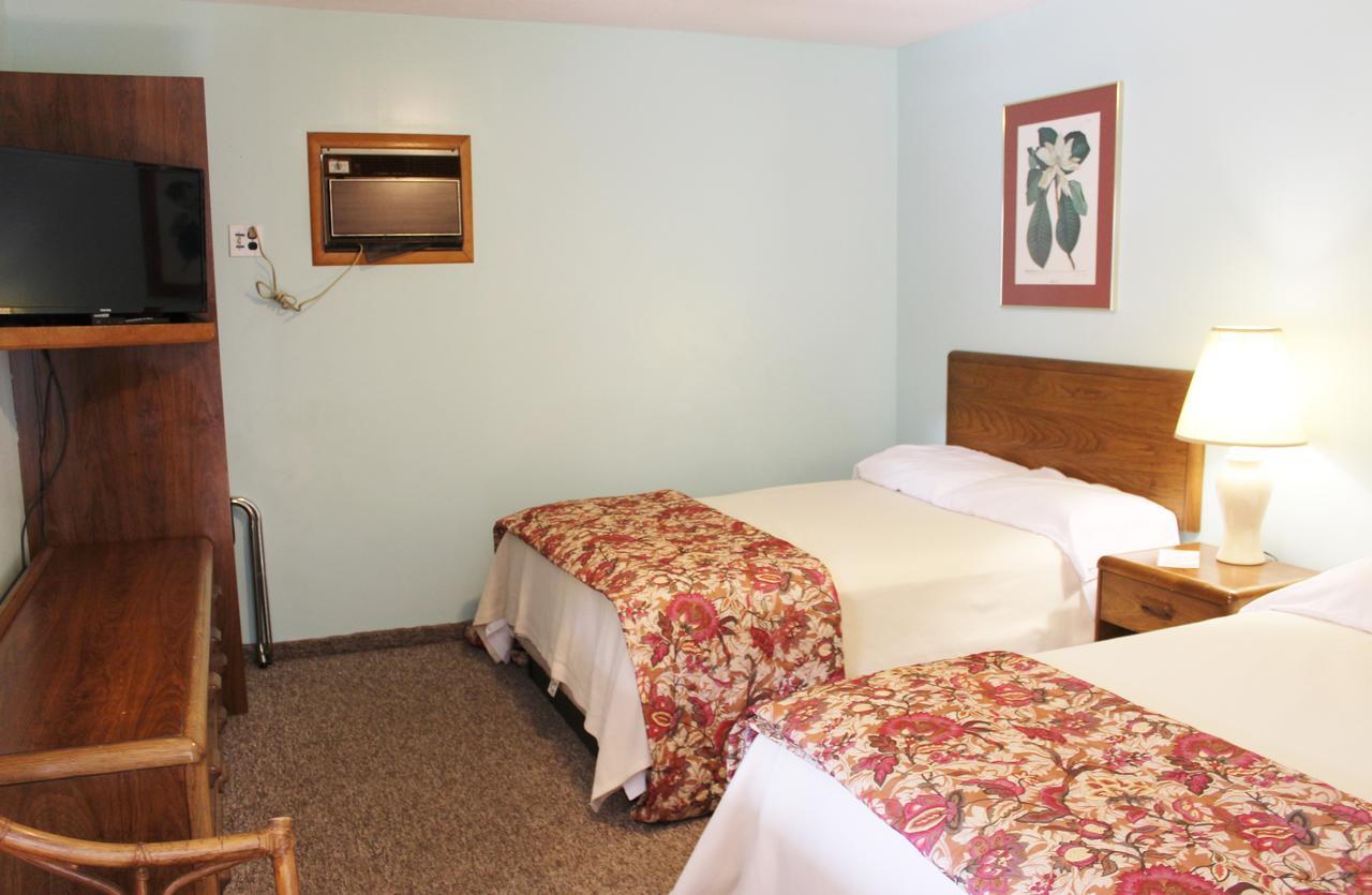 Barberry Court Motel &Cabins Lake George Exterior photo