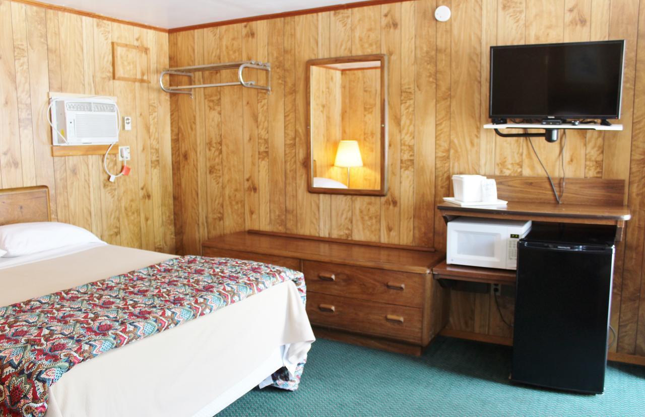 Barberry Court Motel &Cabins Lake George Exterior photo