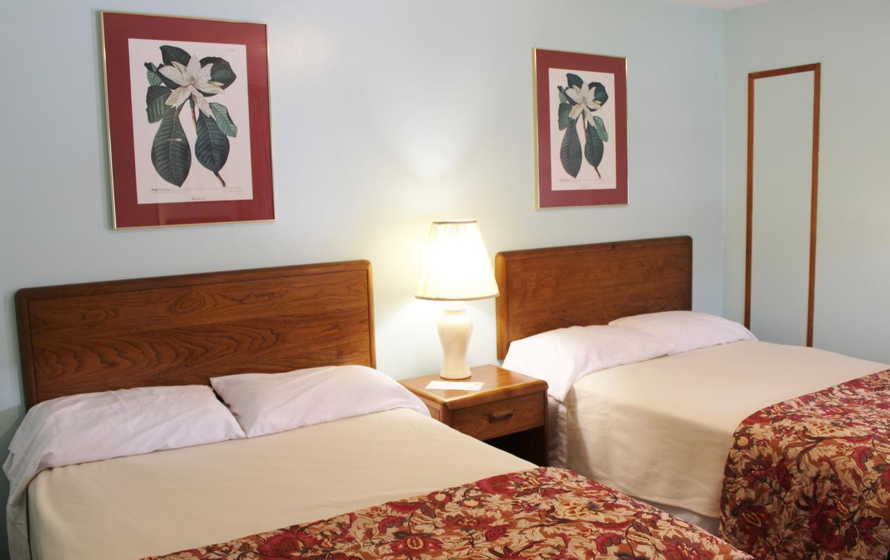 Barberry Court Motel &Cabins Lake George Exterior photo