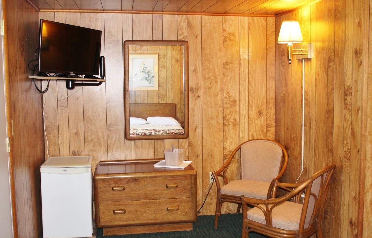 Barberry Court Motel &Cabins Lake George Exterior photo