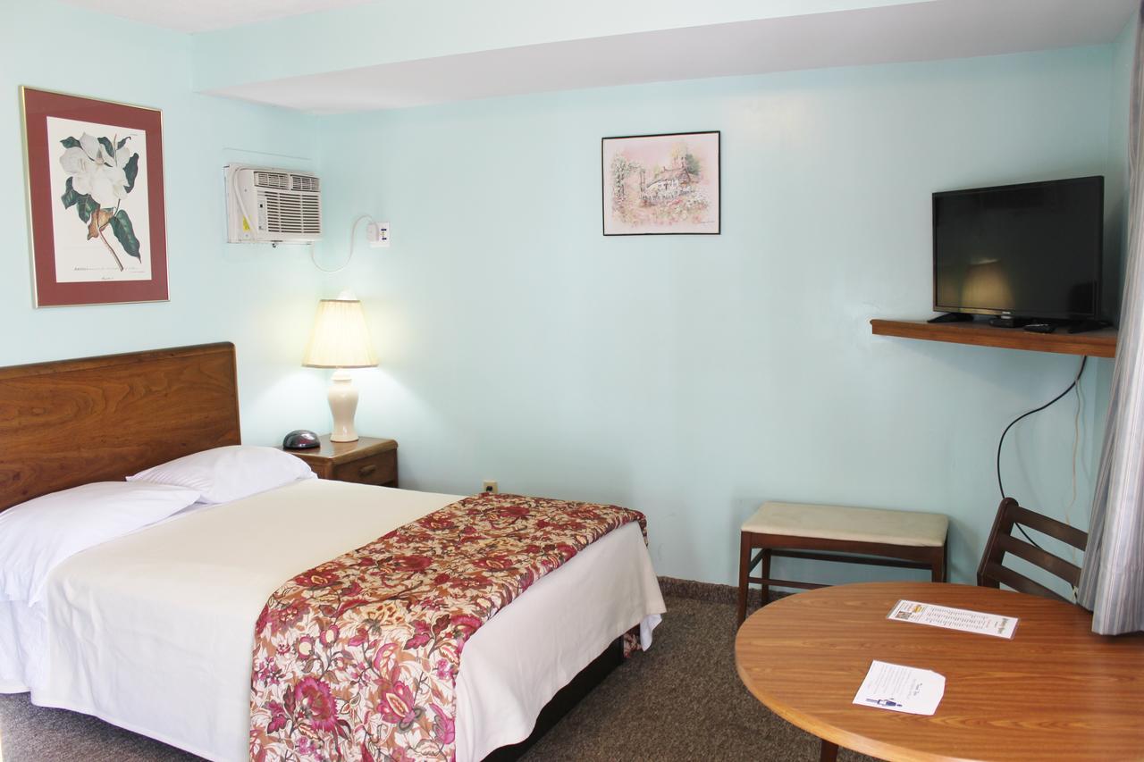 Barberry Court Motel &Cabins Lake George Exterior photo