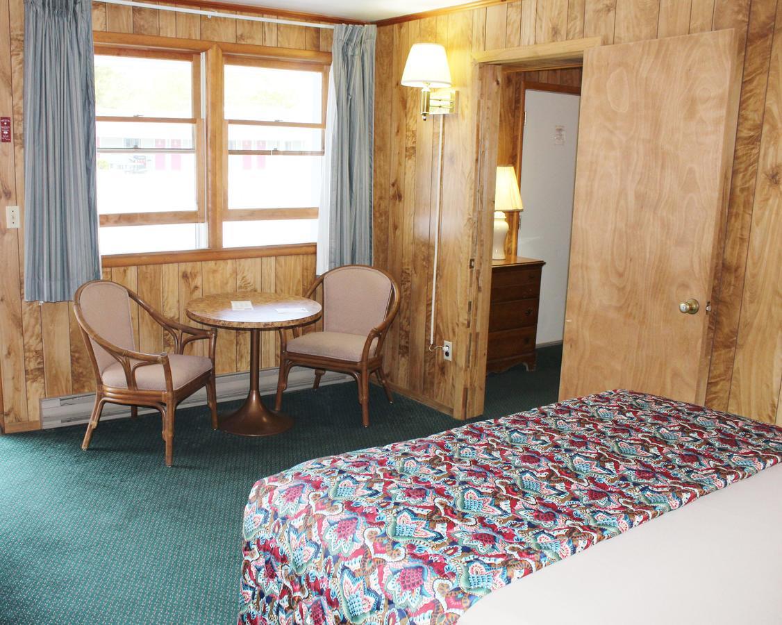 Barberry Court Motel &Cabins Lake George Exterior photo