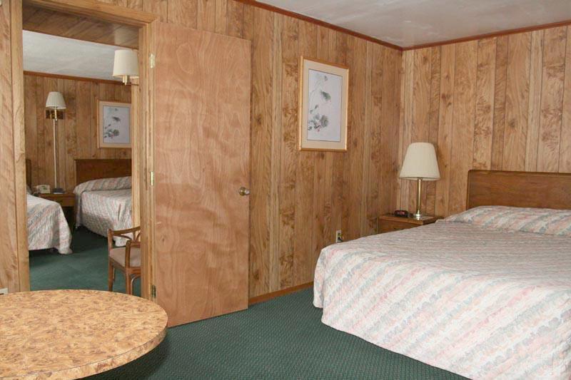 Barberry Court Motel &Cabins Lake George Exterior photo